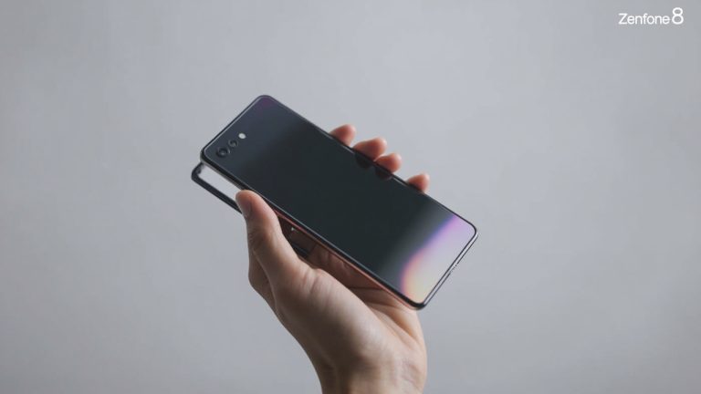 asus zenfone 8 : le compact haut de gamme qui tient la route