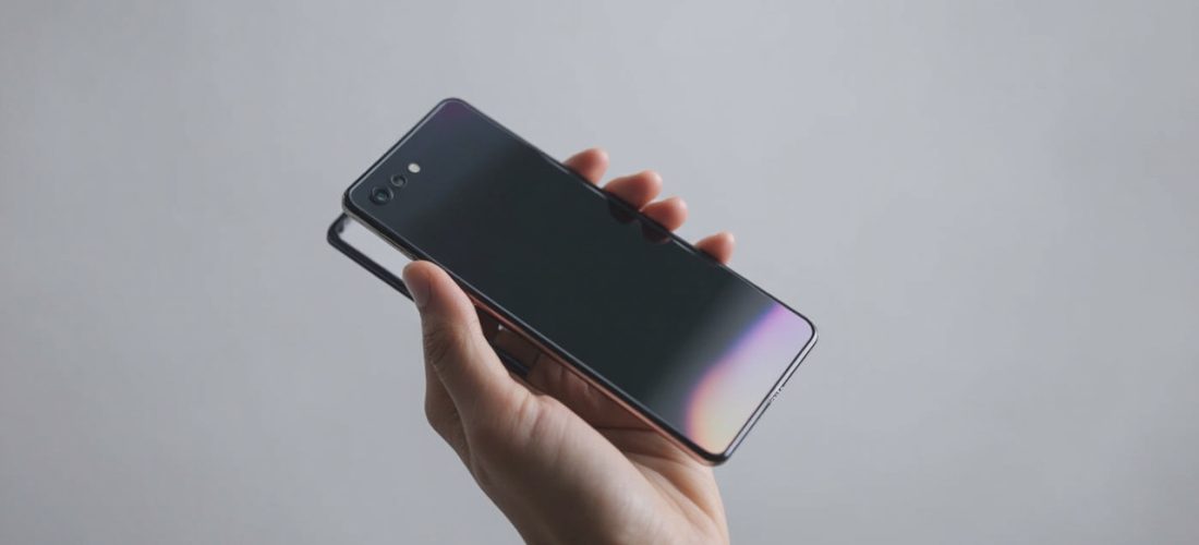 asus zenfone 8 : le compact haut de gamme qui tient la route